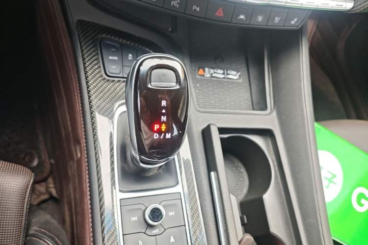 Used Cadillac CT5 2020 Revised 28T Platinum Sport Edition Gear Lever