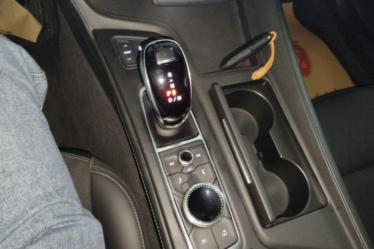 Used Cadillac CT5 2020 Revised Version 28T Tech Edition Gear Lever