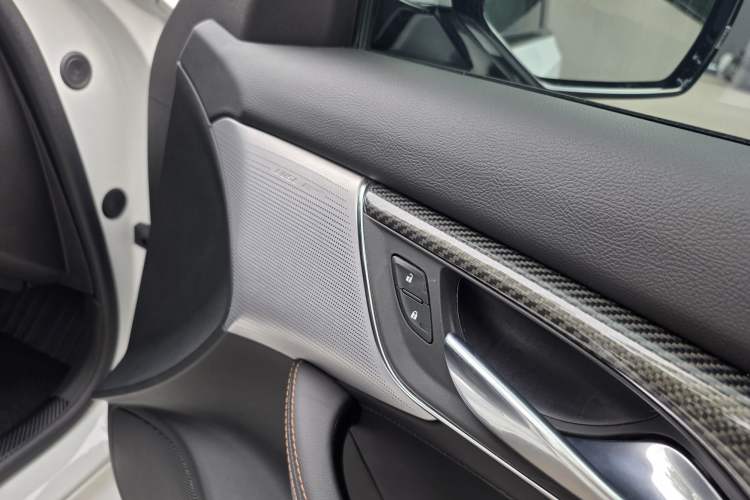 Used Cadillac CT5 2020 Revised 28T Platinum Sport Edition Interior 11