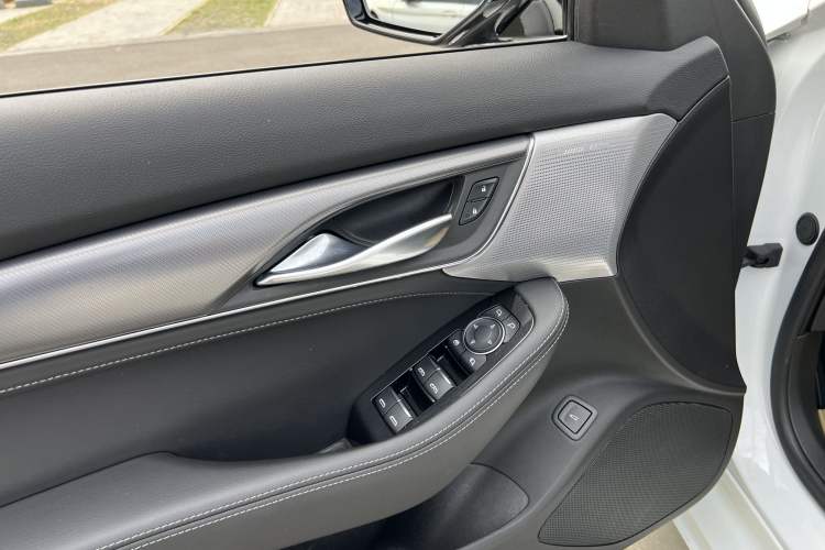 Used Cadillac CT5 2020 Revised Version 28T Luxury Edition Interior 2