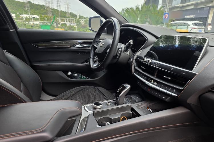 Used Cadillac CT5 2020 Revised 28T Platinum Sport Edition Interior 4