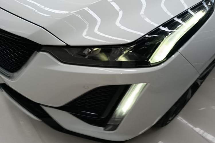 Used Cadillac CT5 2020 Revised 28T Platinum Sport Edition Left Front Headlight