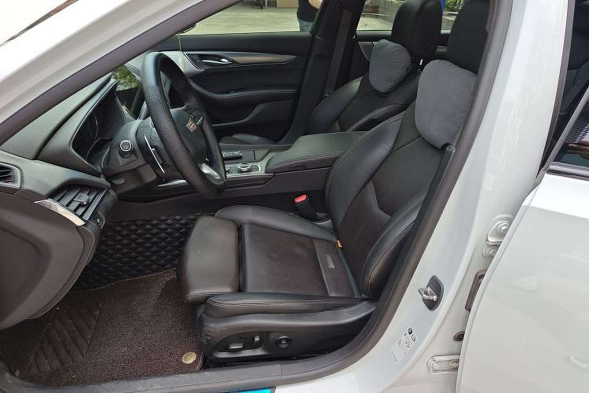 Used Cadillac CT5 2020 Updated 28T Leading Sporty Version Left Front Seat