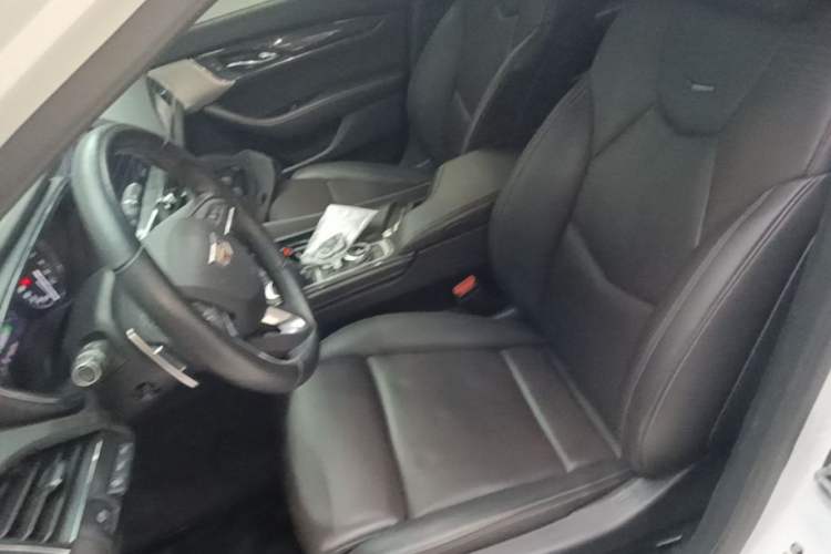 Used Cadillac CT5 2020 Revised 28T Platinum Sport Edition Left Front Seat