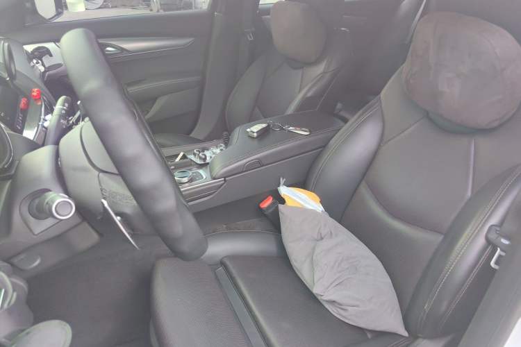 Used Cadillac CT5 2020 Updated 28T Leading Sporty Version Left Front Seat