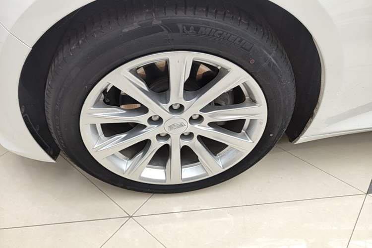 Used Cadillac CT5 2020 Revised Version 28T Fashion Edition Left Front Wheel Hub