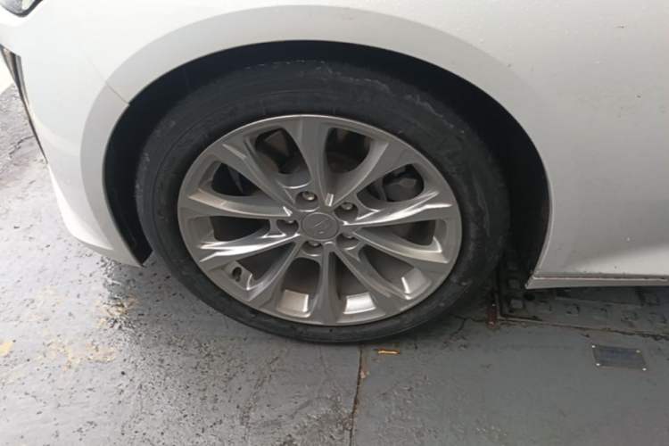 Used Cadillac CT5 2020 Revised Version 28T Luxury Edition Left Front Wheel Hub