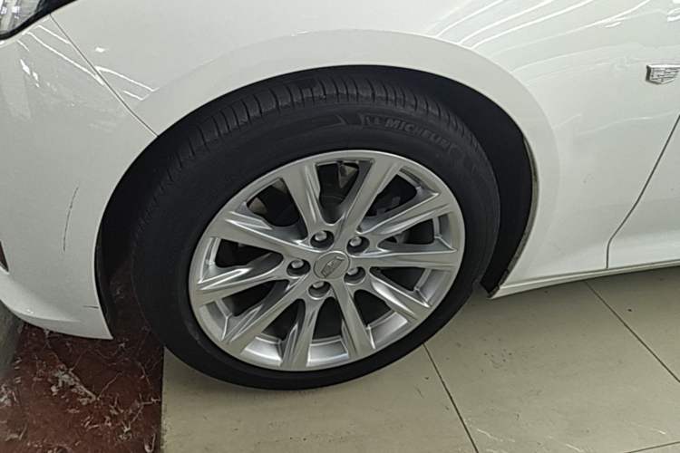 Used Cadillac CT5 2020 Revised Version 28T Tech Edition Left Front Wheel Hub