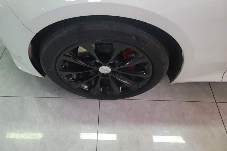 Used Cadillac CT5 2020 Revised Version 28T Luxury Edition Left Front Wheel Hub