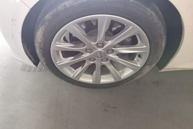 Used Cadillac CT5 2020 Revised Version 28T Fashion Edition Left Front Wheel Hub