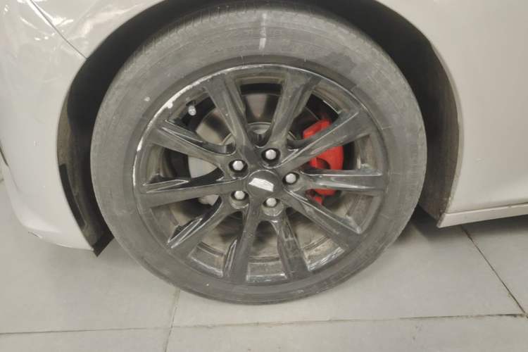 Used Cadillac CT5 2020 28T Fashion Edition Left Front Wheel Hub