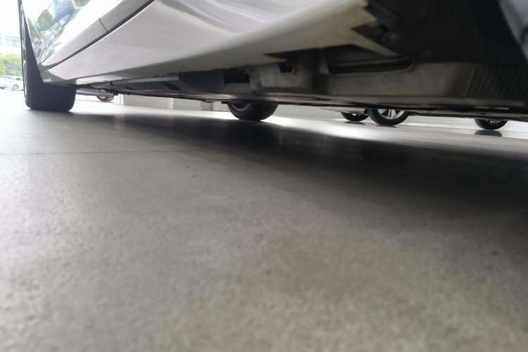 Used Cadillac CT5 2020 28T Luxury Version Left Side Sill