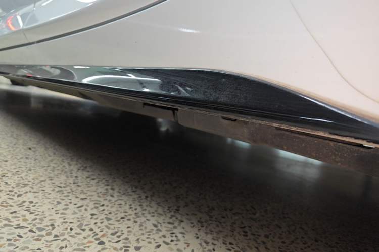 Used Cadillac CT5 2020 Revised 28T Platinum Sport Edition Left Side Sill