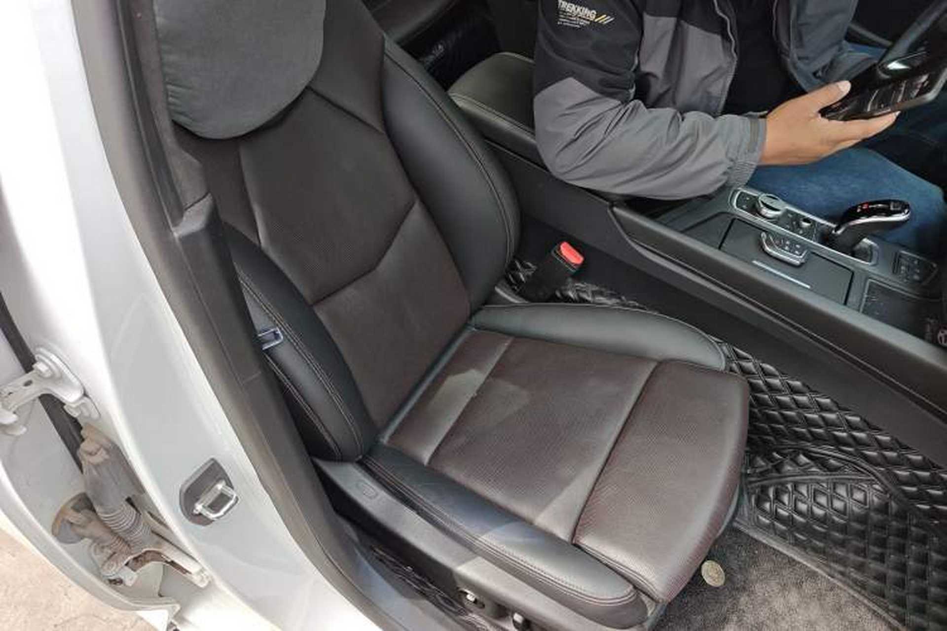 Used Cadillac CT5 2020 Updated 28T Leading Sporty Version Right Front Seat