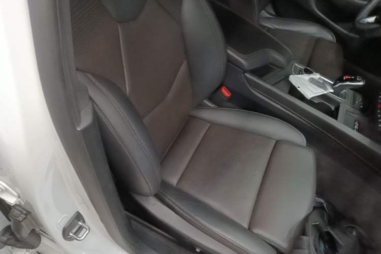 Used Cadillac CT5 2020 Revised 28T Platinum Sport Edition Right Front Seat
