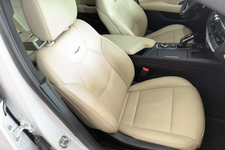 Used Cadillac CT5 2020 28T Luxury Version Right Front Seat
