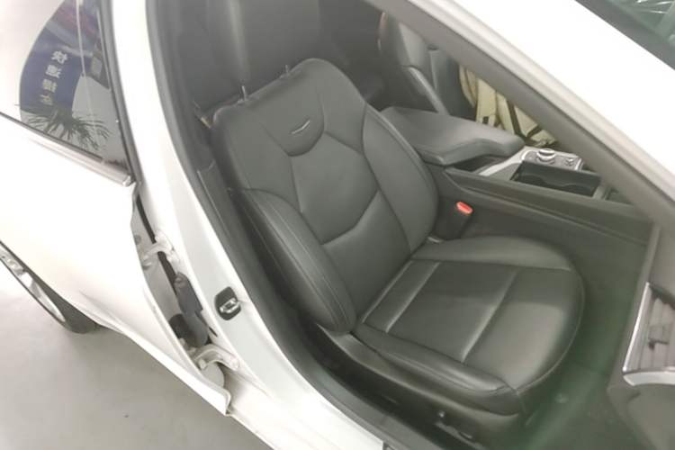 Used Cadillac CT5 2020 Revised Version 28T Luxury Edition Right Front Seat