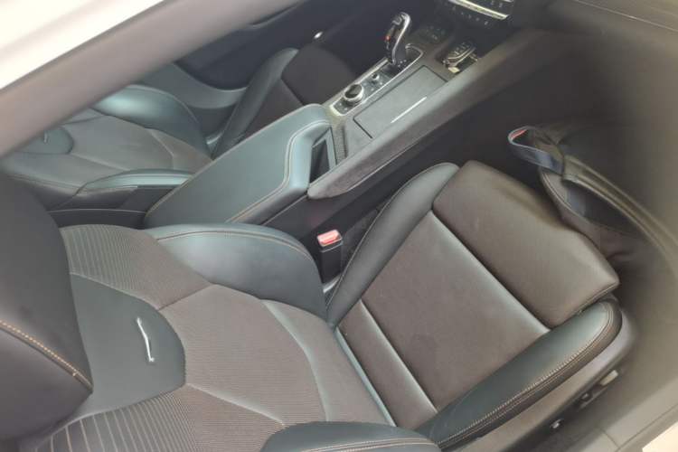 Used Cadillac CT5 2020 28T Platinum Sport Edition Right Front Seat