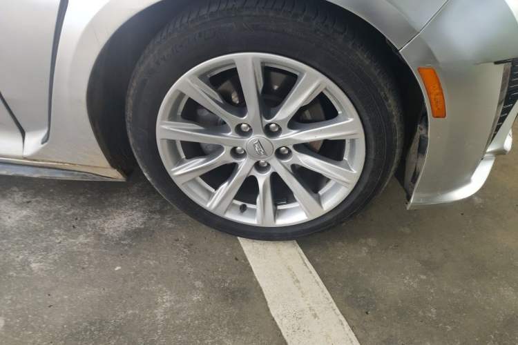 Used Cadillac CT5 2020 28T Luxury Version Right Front Wheel Hub