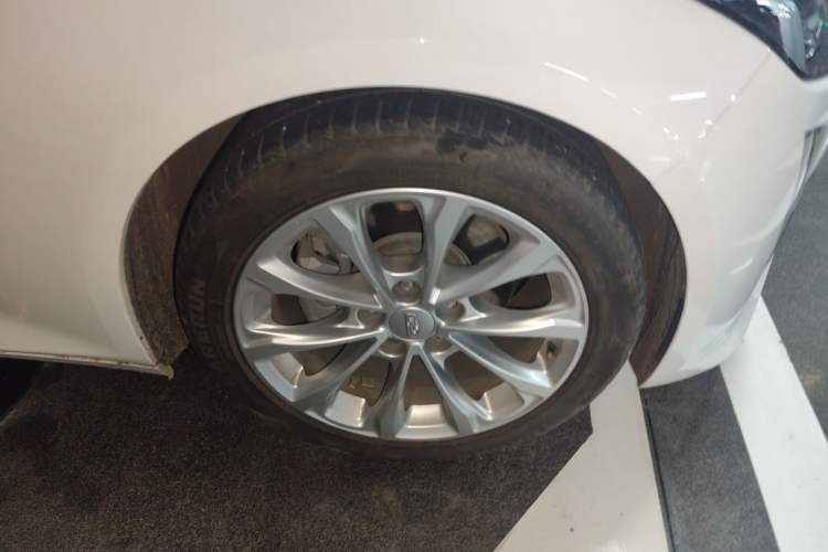 Used Cadillac CT5 2020 Revised Version 28T Luxury Edition Right Front Wheel Hub