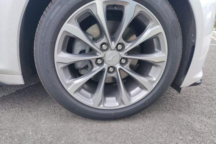 Used Cadillac CT5 2020 Updated 28T Leading Sporty Version Right Front Wheel Hub