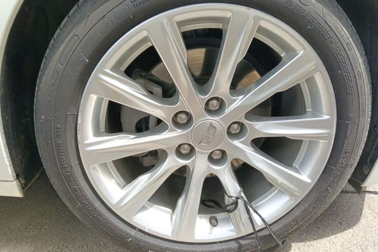 Used Cadillac CT5 2020 28T Fashion Edition Right Front Wheel Hub