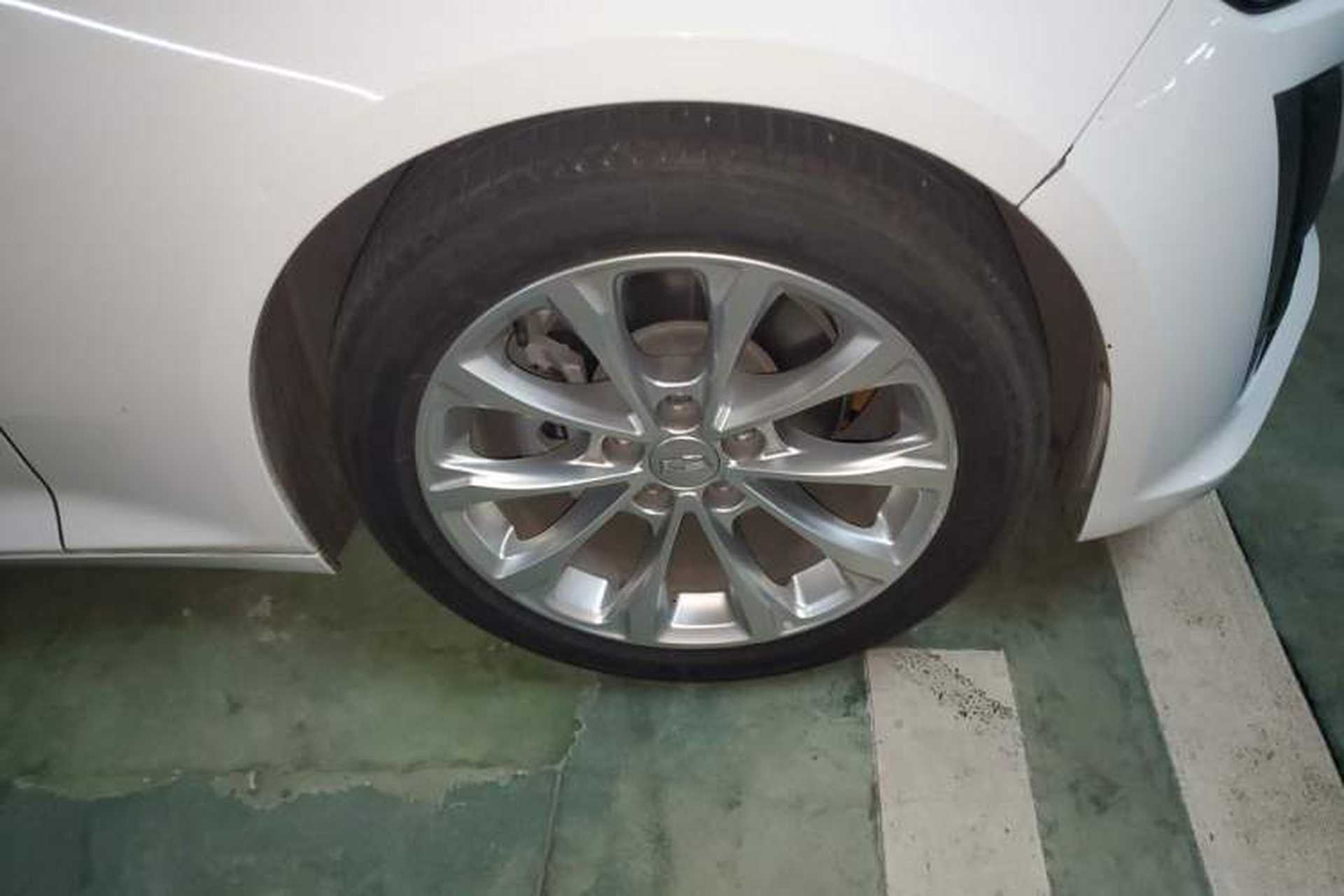 Used Cadillac CT5 2020 Revised Version 28T Luxury Edition Right Front Wheel Hub