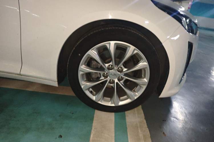 Used Cadillac CT5 2020 Revised Version 28T Luxury Edition Right Front Wheel Hub