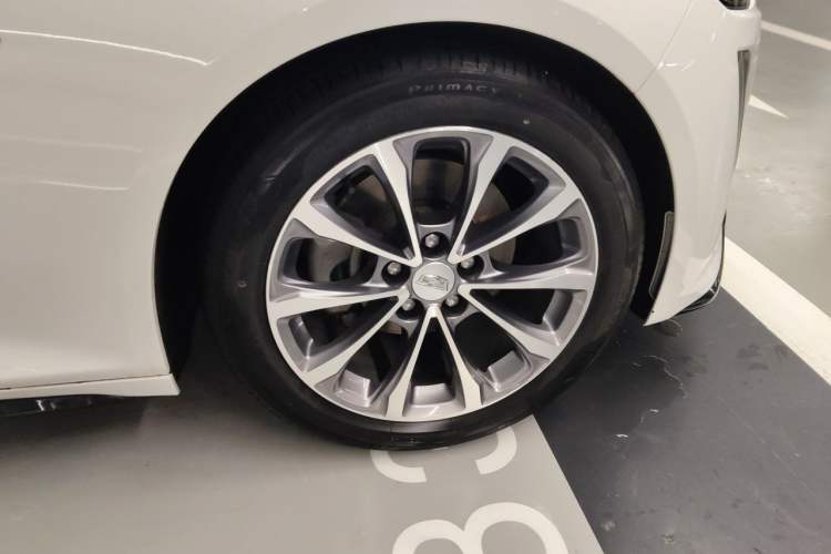 Used Cadillac CT5 2020 28T Leading Sport Model Right Front Wheel Hub
