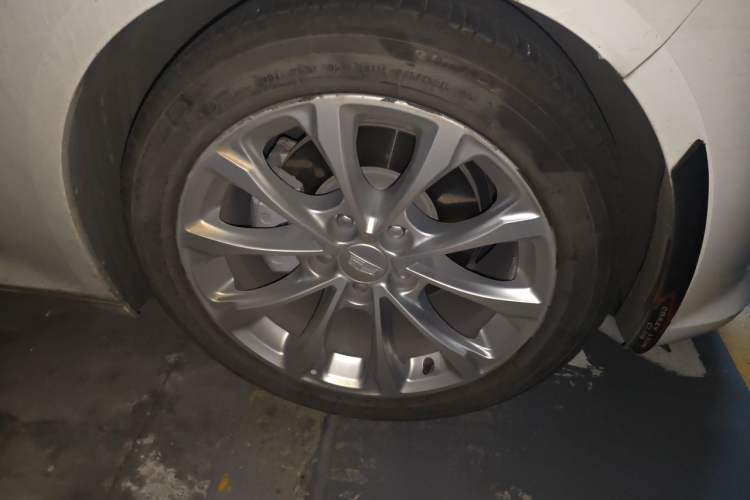 Used Cadillac CT5 2020 Revised Version 28T Luxury Edition Right Front Wheel Hub