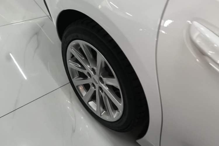 Used Cadillac CT5 2020 Revised Version 28T Fashion Edition Right Rear Wheel Hub