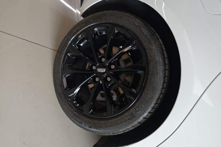 Used Cadillac CT5 2020 Revised Version 28T Tech Edition Right Rear Wheel Hub