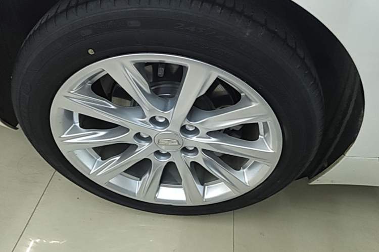 Used Cadillac CT5 2020 Revised Version 28T Tech Edition Right Rear Wheel Hub