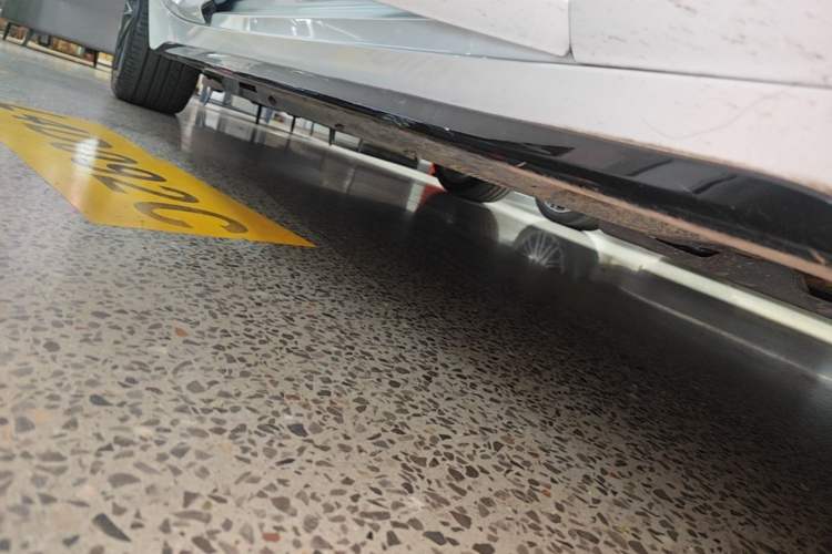 Used Cadillac CT5 2020 Revised 28T Platinum Sport Edition Right Side Sill