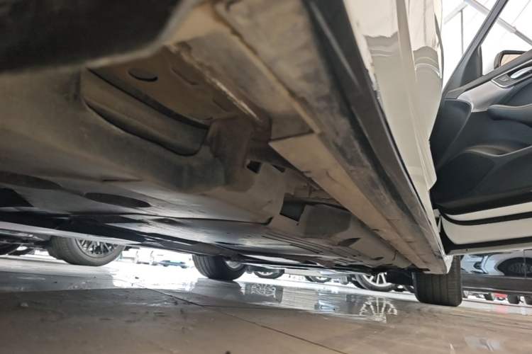 Used Cadillac CT5 2020 28T Leading Sport Model Right Side Sill