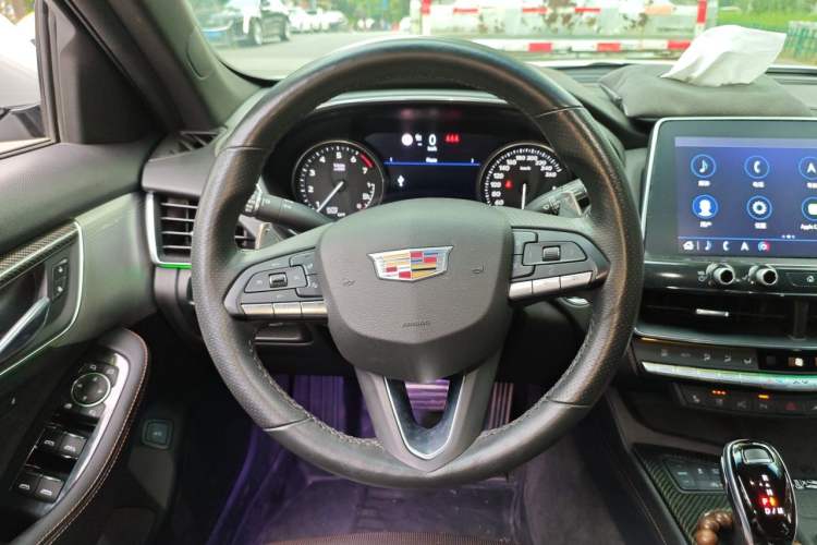 Used Cadillac CT5 2020 Revised 28T Platinum Sport Edition Steering Wheel