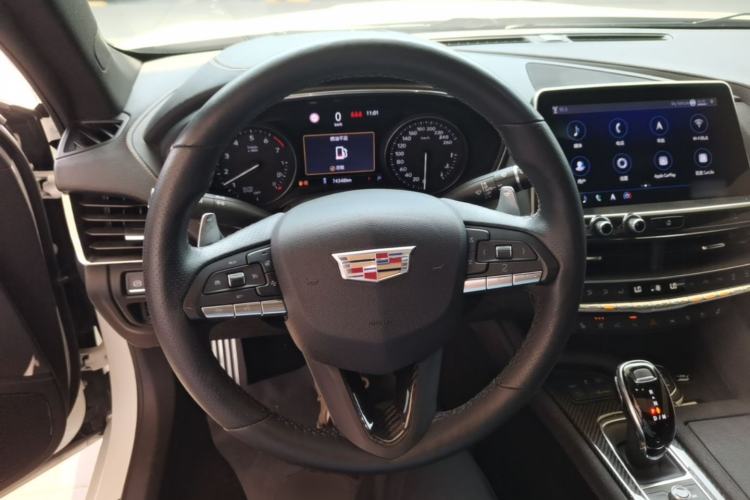 Used Cadillac CT5 2020 28T Platinum Sport Edition Steering Wheel