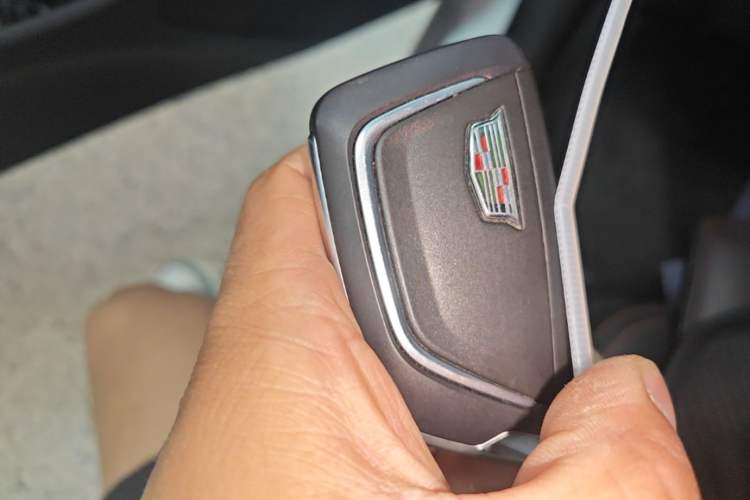 Used Cadillac CT5 2020 Revised 28T Platinum Sport Edition Vehicle Key