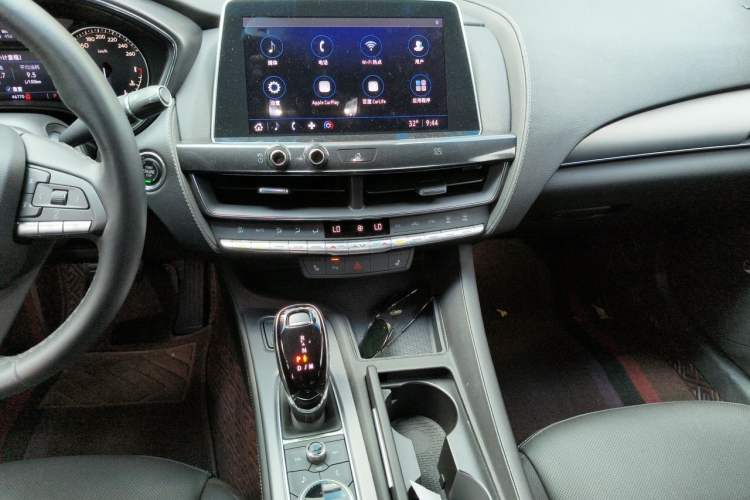 Used Cadillac CT5 2021 Revised 28T Luxury Version Audio And AC Panel