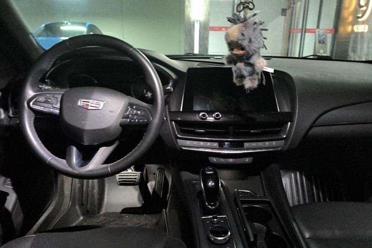 Used Cadillac CT5 2021 28T Luxury Model Center Console