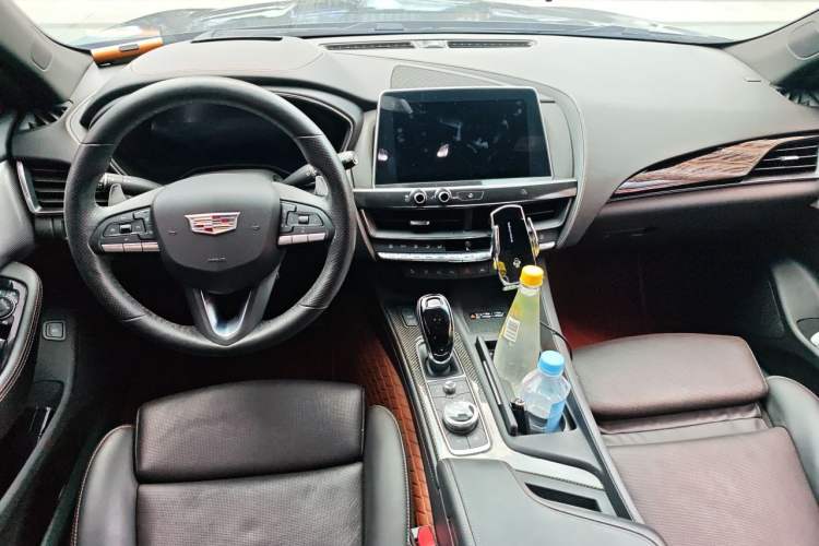 Used Cadillac CT5 2021 28T Platinum Sport Model Center Console