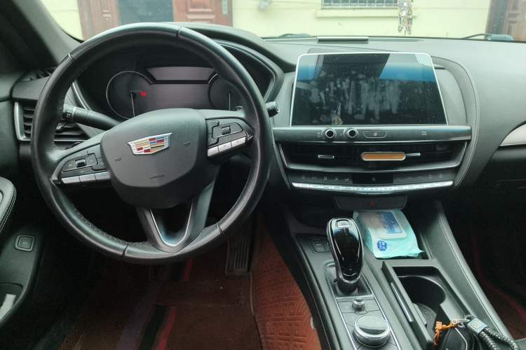 Used Cadillac CT5 2021 28T Tech Edition Center Console