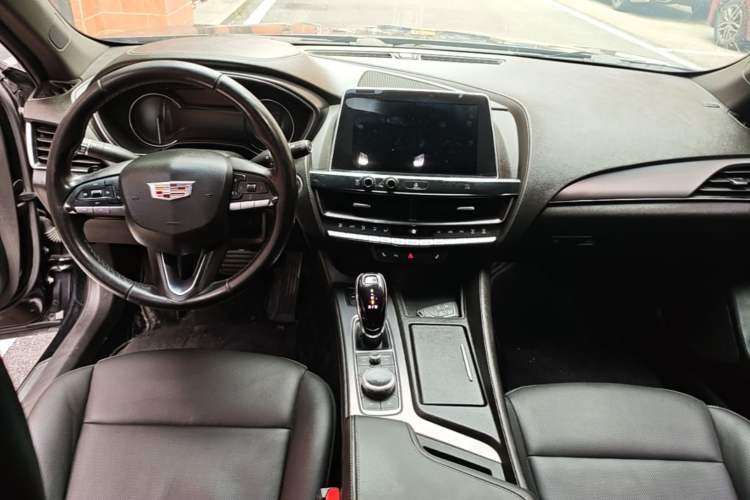 Used Cadillac CT5 2021 28T Luxury Model Center Console
