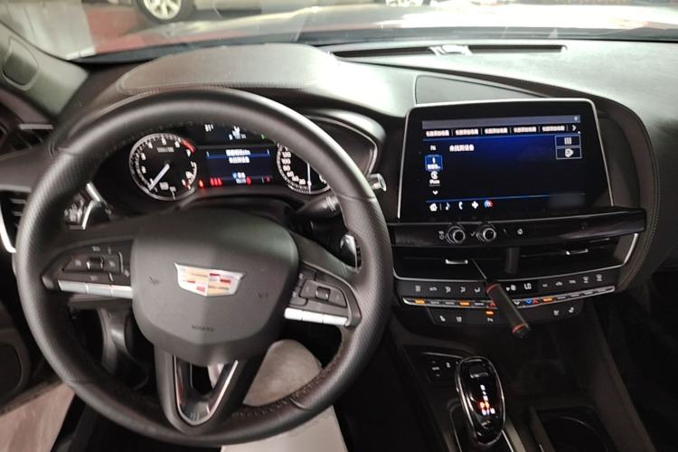 Used Cadillac CT5 2021 28T Advanced Sport Model Center Console