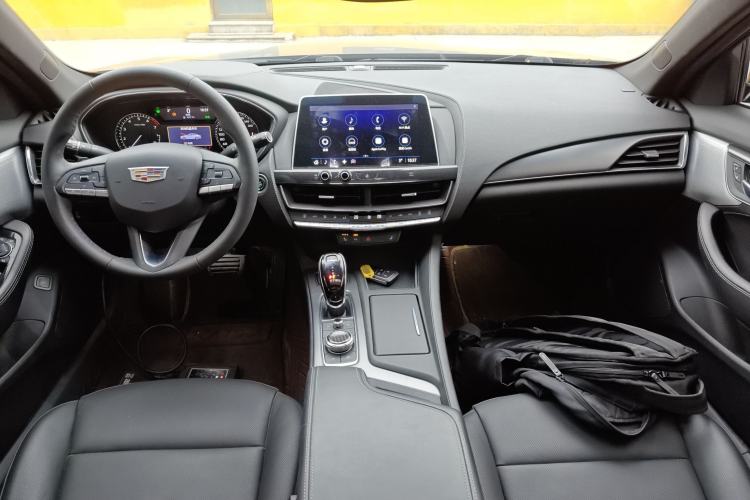 Used Cadillac CT5 2021 28T Luxury Model Center Console