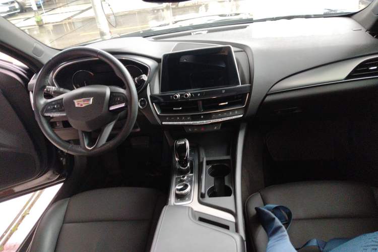 Used Cadillac CT5 2021 Revised 28T Luxury Version Center Console