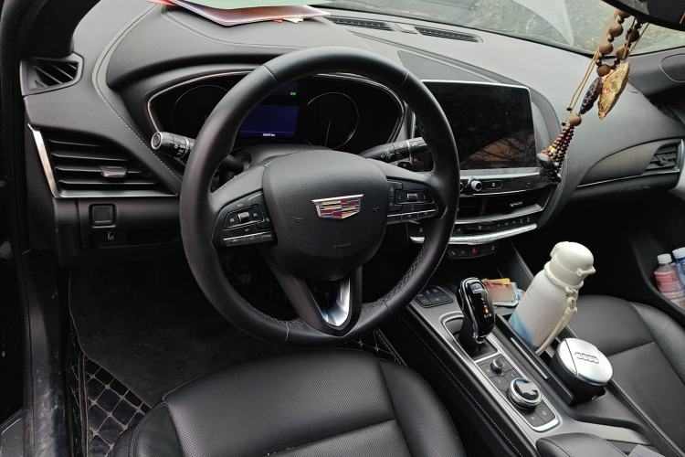 Used Cadillac CT5 2021 28T Luxury Model Center Console