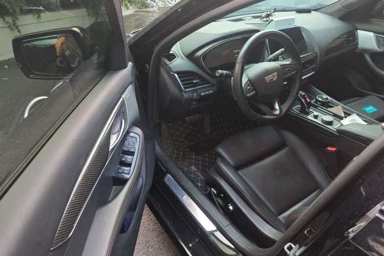 Used Cadillac CT5 2021 28T Platinum Sport Model Driver Seat