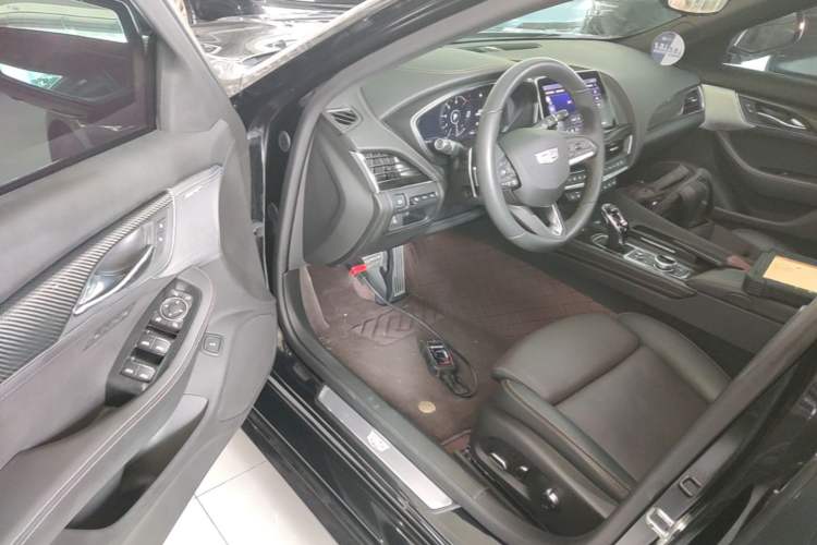 Used Cadillac CT5 2021 28T Platinum Edition Driver Seat
