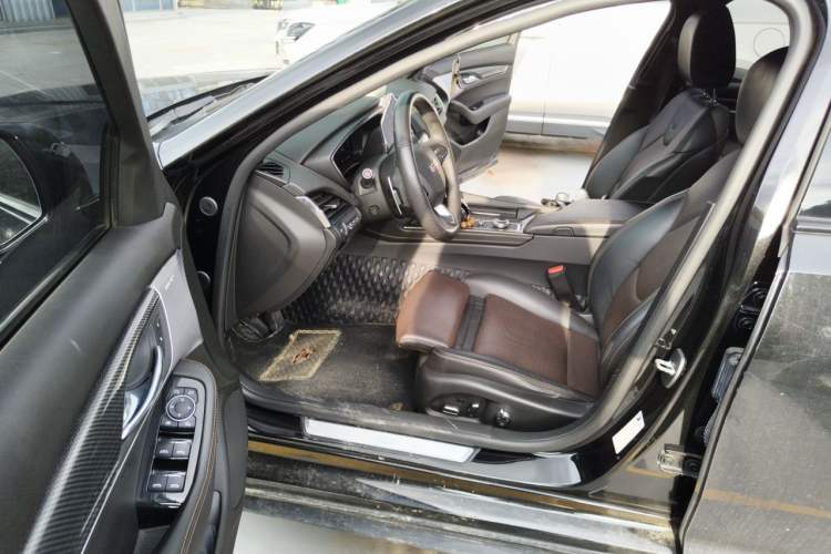 Used Cadillac CT5 2021 28T Platinum Sport Model Driver Seat